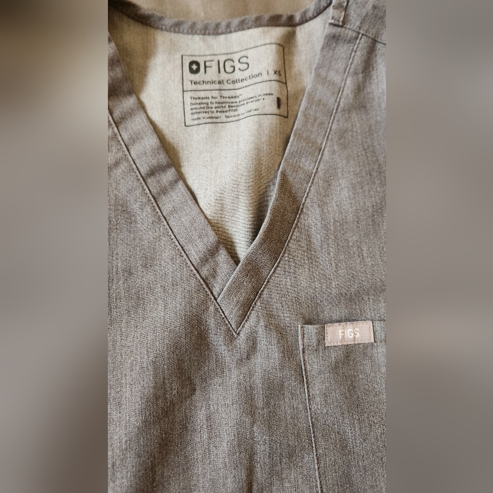 Scrub Set - Picture 5 of 6